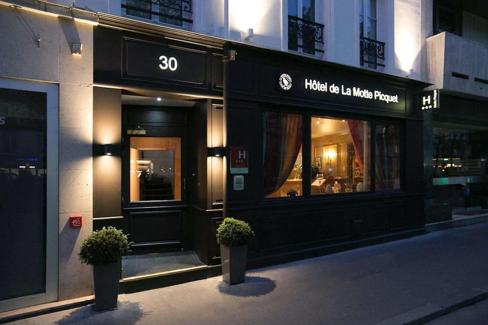 Hotel De La Motte Picquet 3*